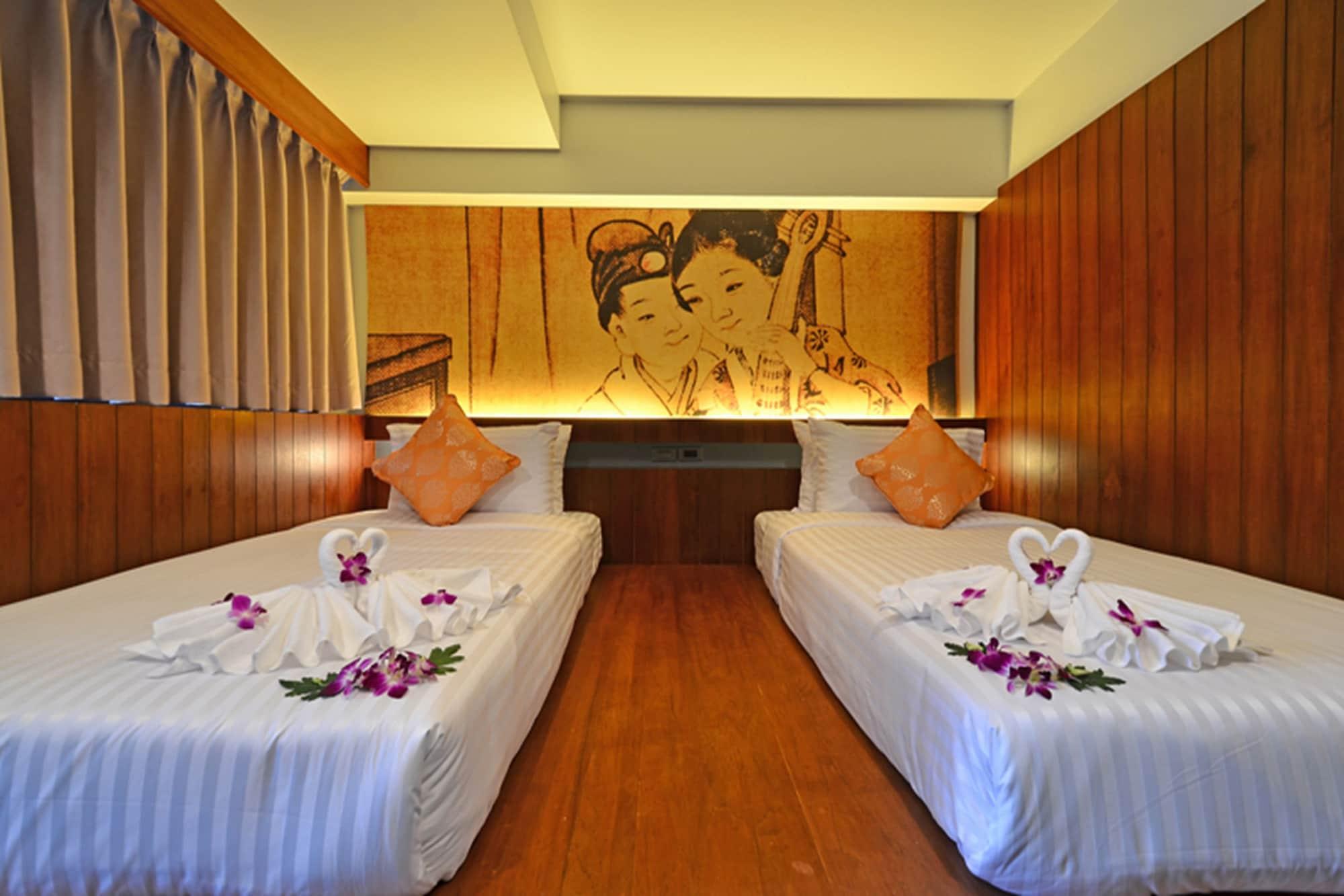 Lap Roi Karon Beachfront By Shanaya Exteriör bild