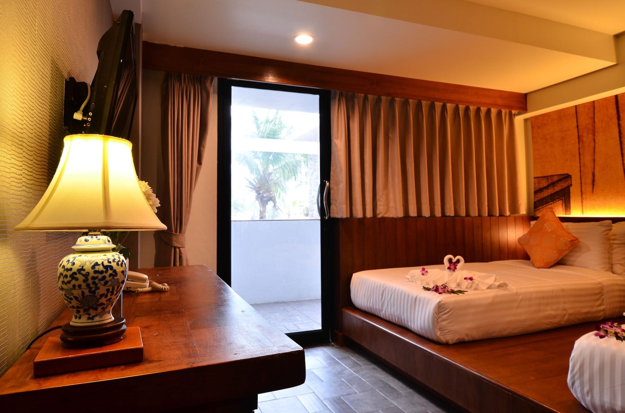Lap Roi Karon Beachfront By Shanaya Exteriör bild