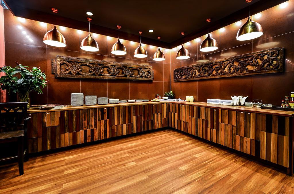 Lap Roi Karon Beachfront By Shanaya Exteriör bild
