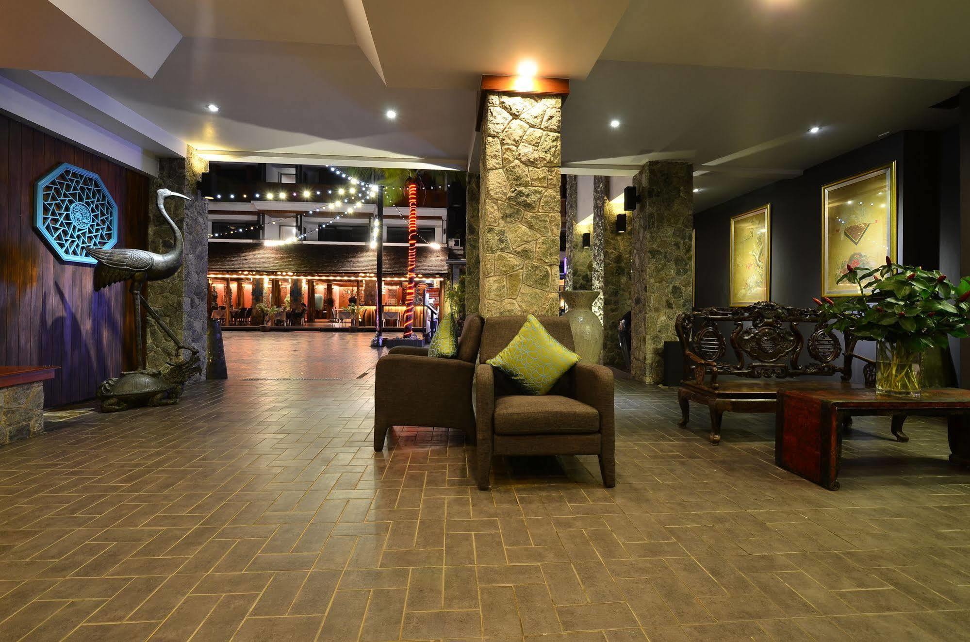Lap Roi Karon Beachfront By Shanaya Exteriör bild