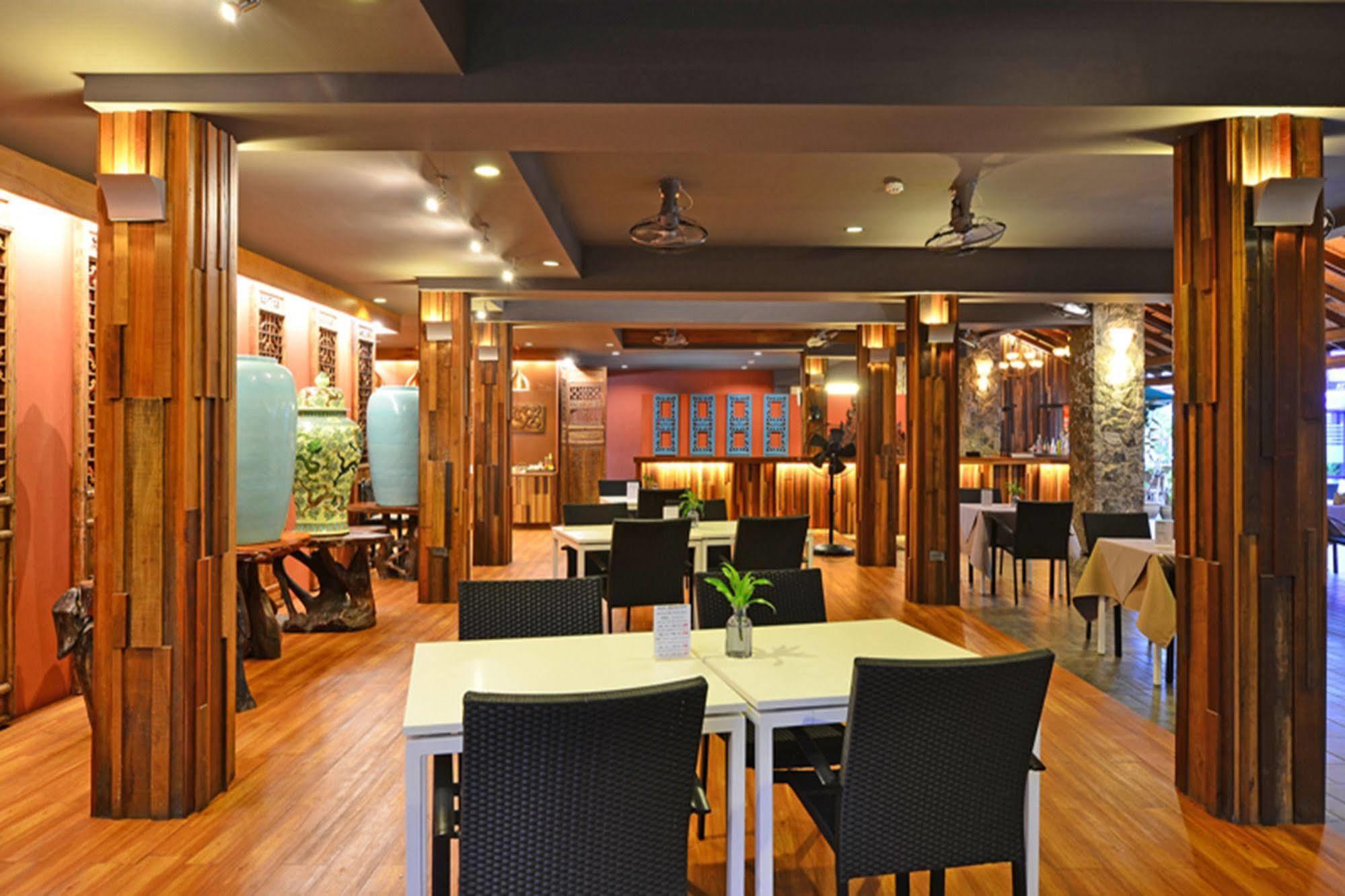 Lap Roi Karon Beachfront By Shanaya Exteriör bild
