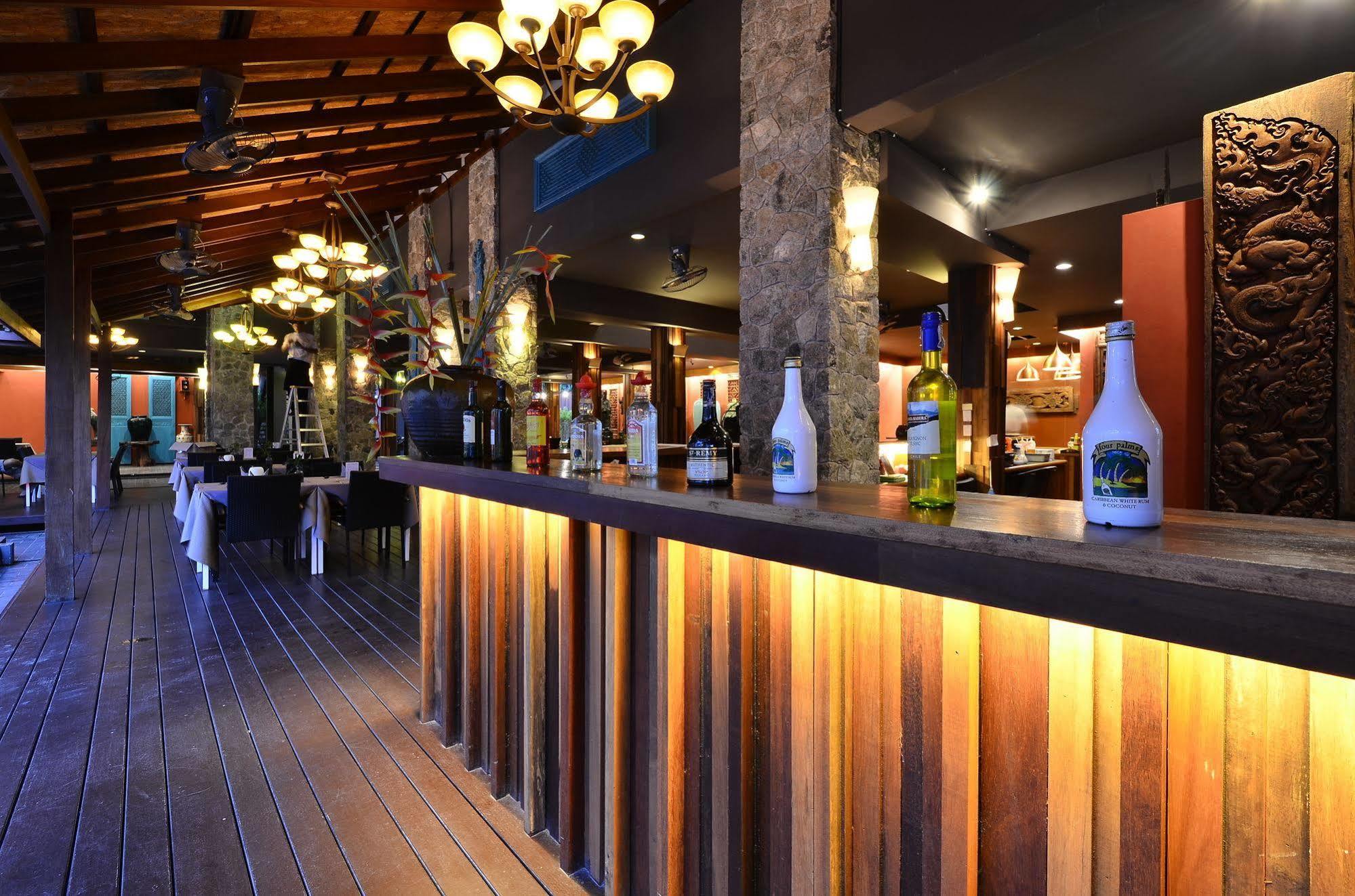 Lap Roi Karon Beachfront By Shanaya Exteriör bild