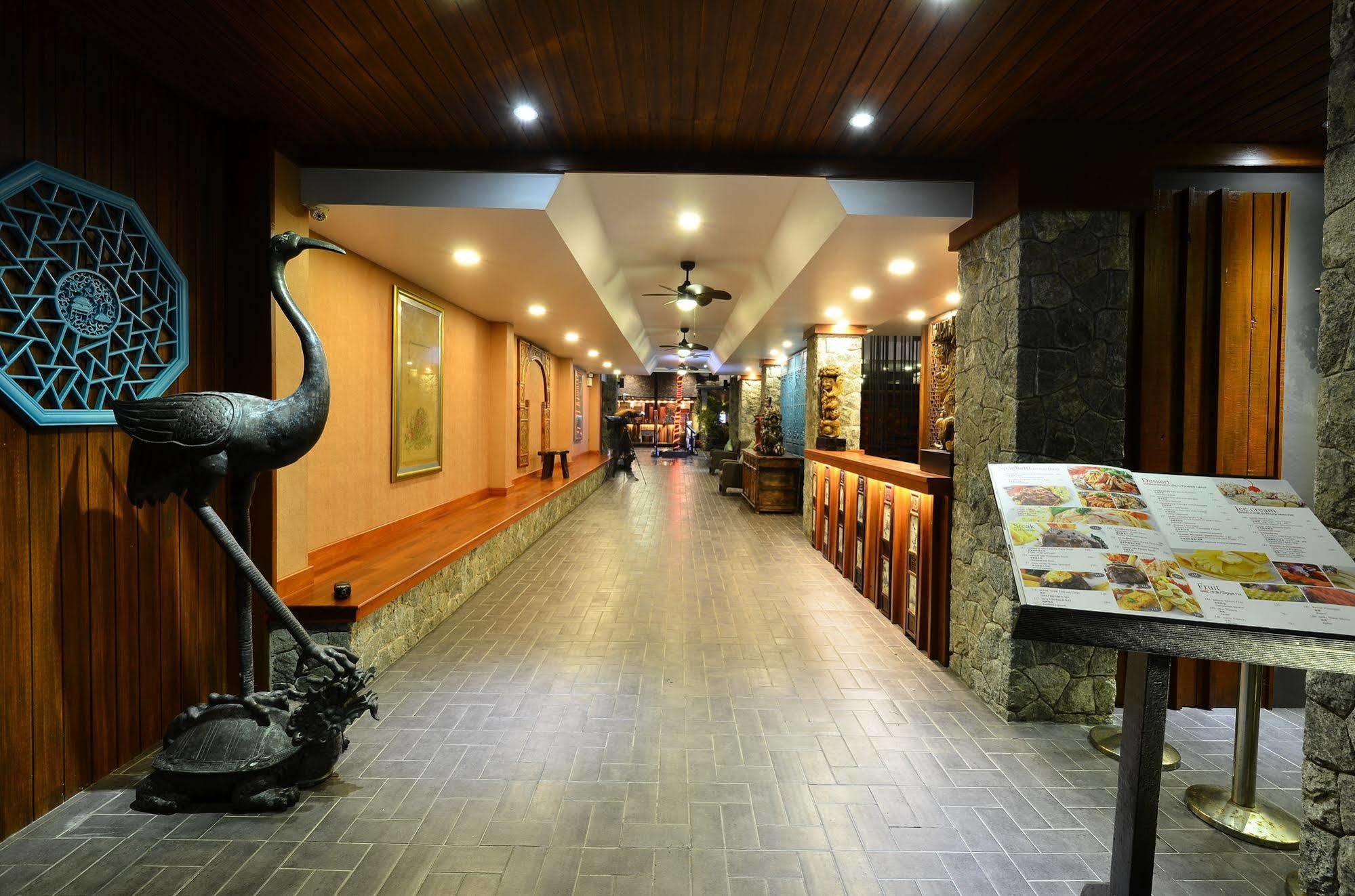 Lap Roi Karon Beachfront By Shanaya Exteriör bild