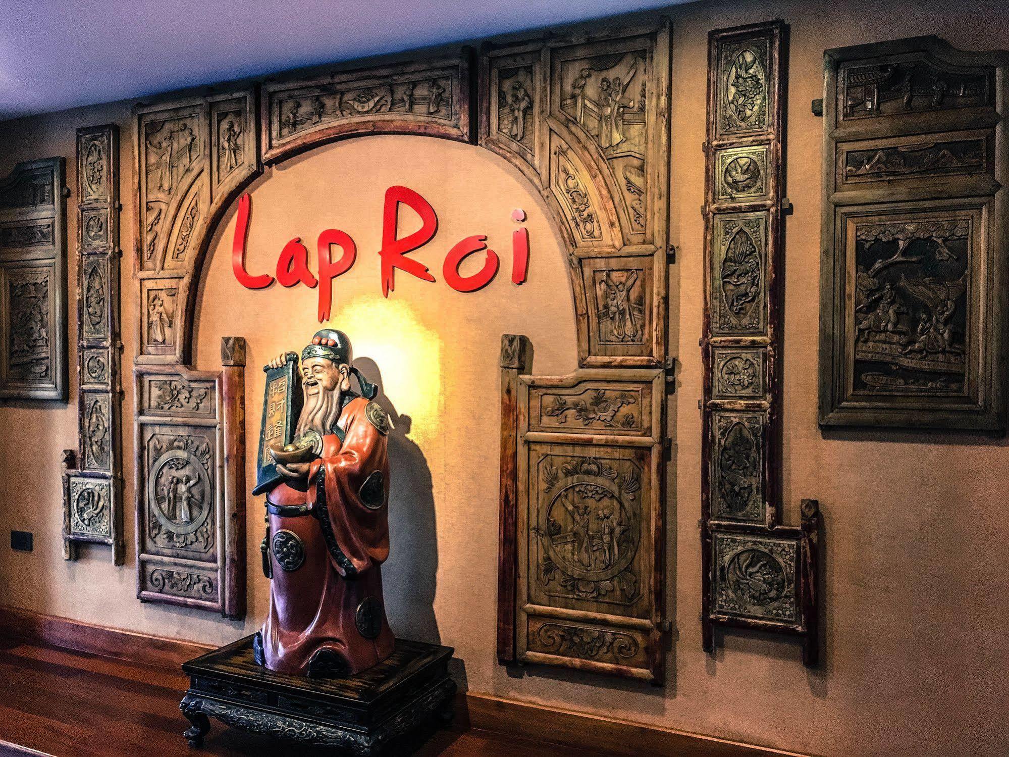 Lap Roi Karon Beachfront By Shanaya Exteriör bild