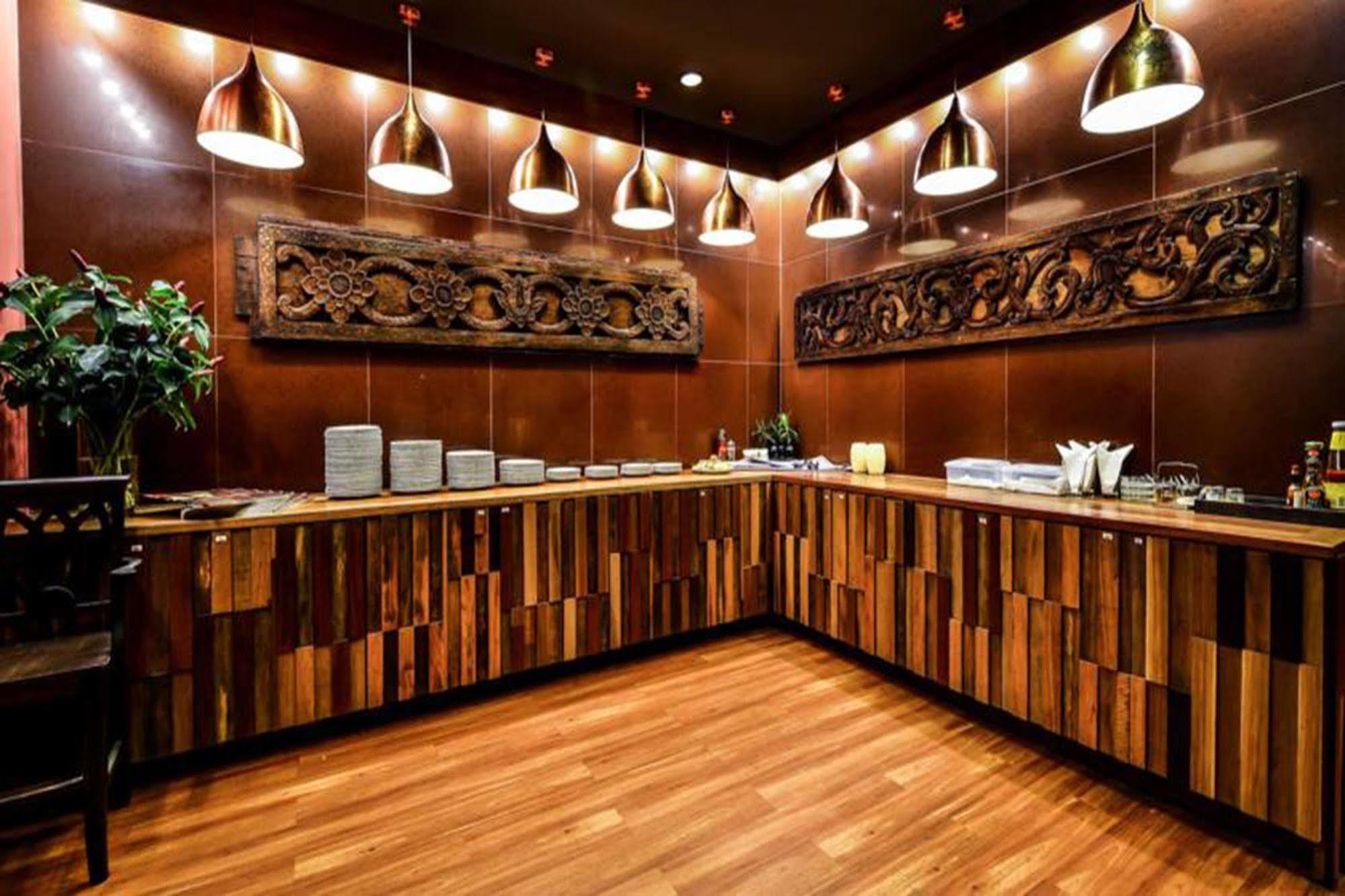 Lap Roi Karon Beachfront By Shanaya Exteriör bild