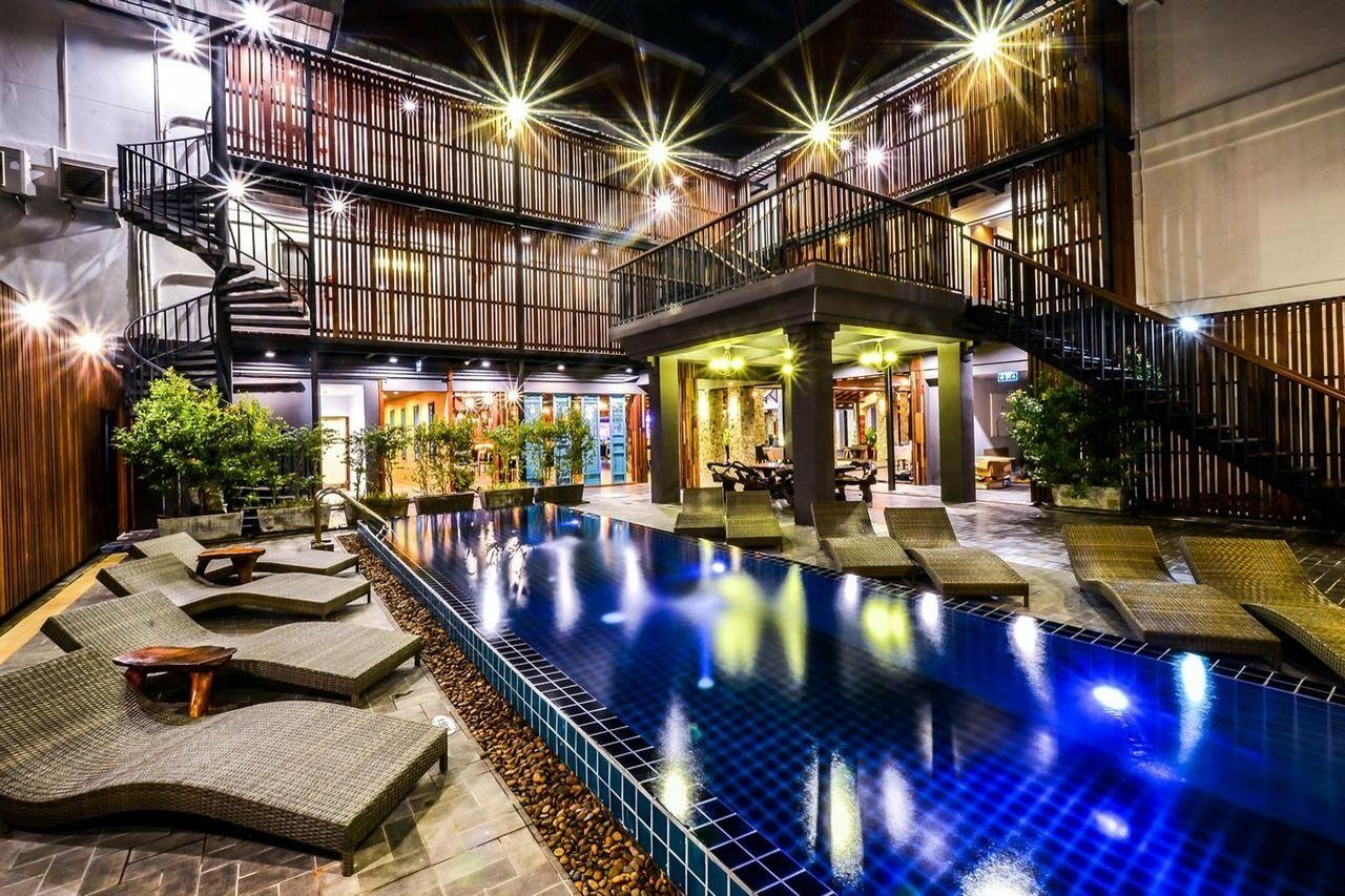 Lap Roi Karon Beachfront By Shanaya Exteriör bild